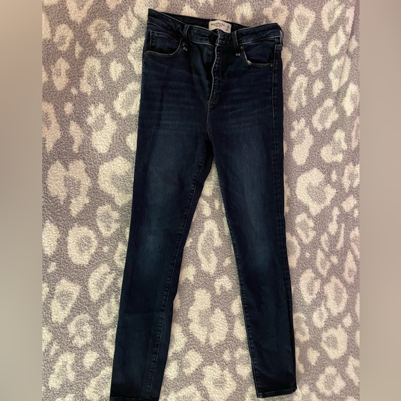 Jeans - Picture 1 of 3